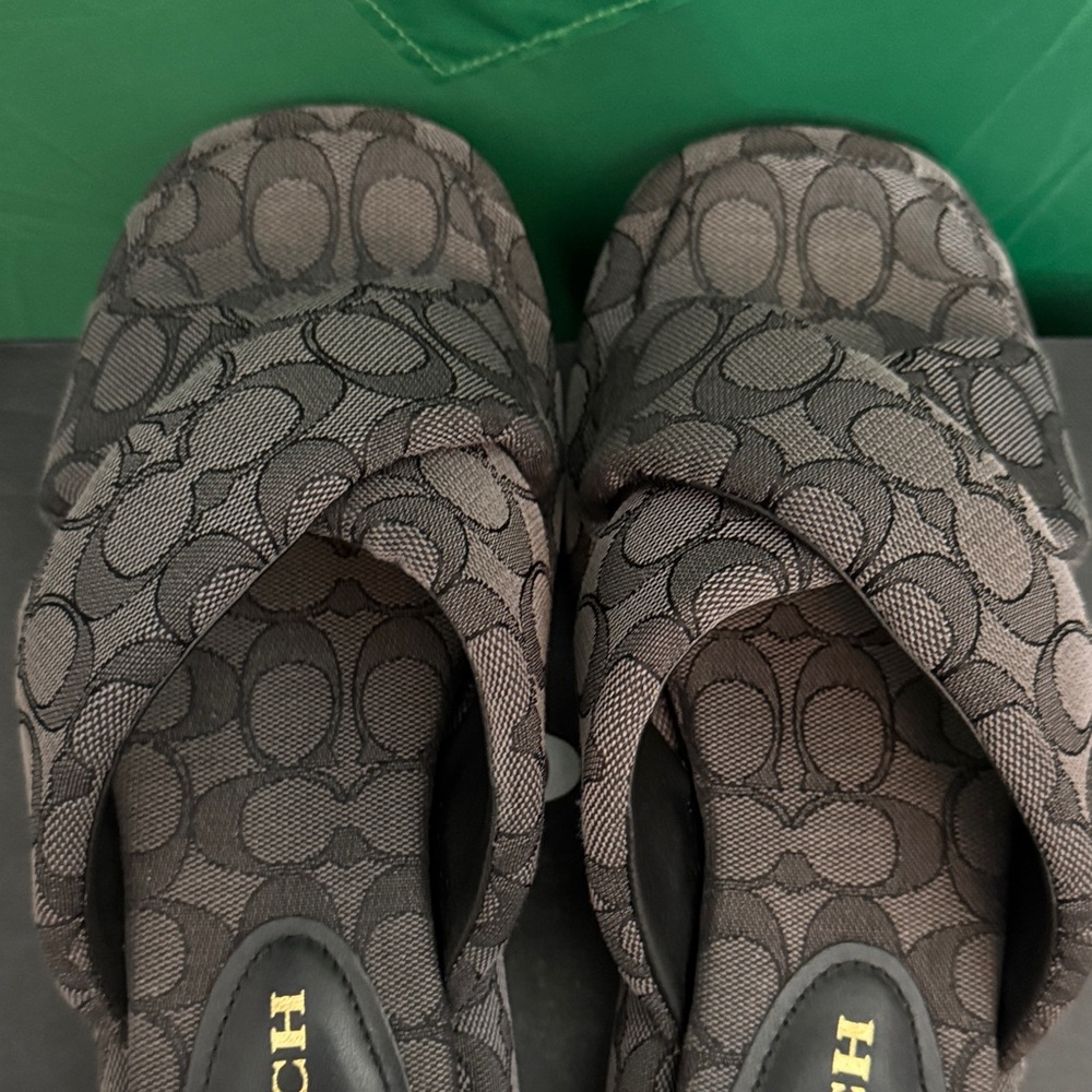Coach  Black Patterned Slippers size 7.5 like new - Picture 8 of 16
